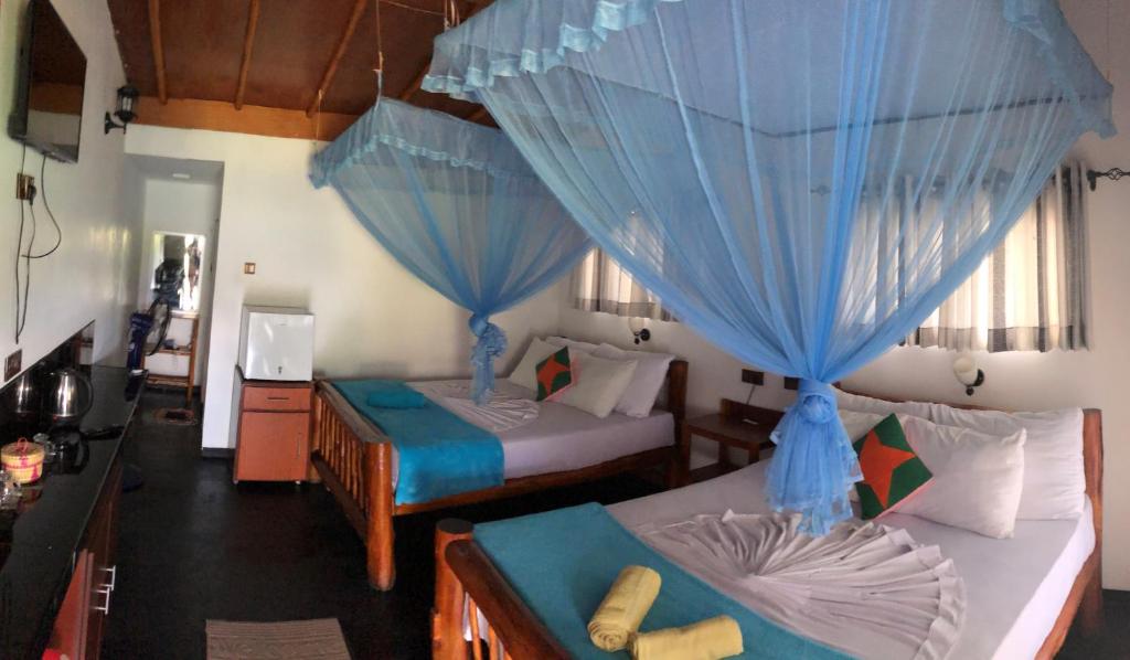 Triple Room ( Non - AC )