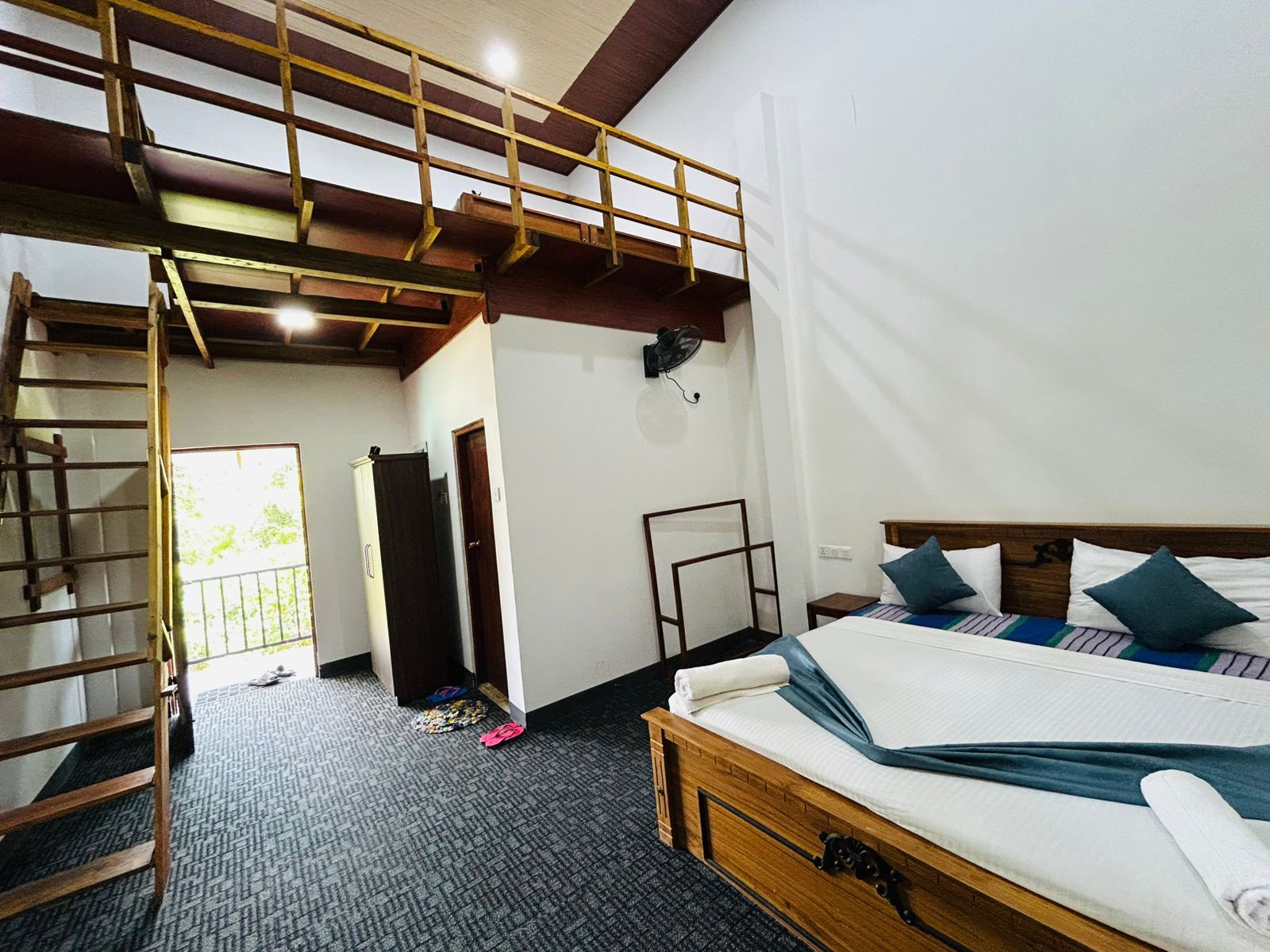 Deluxe Family Room
