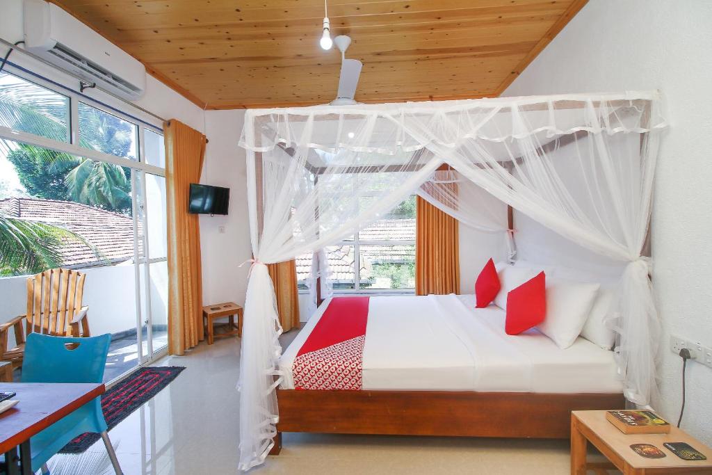 Deluxe Double room with Pool View