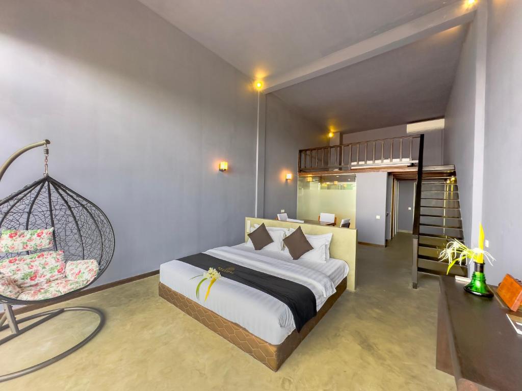 Duplex Triple Room
