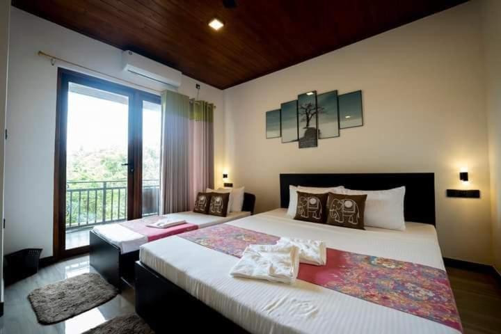 Deluxe Family Room