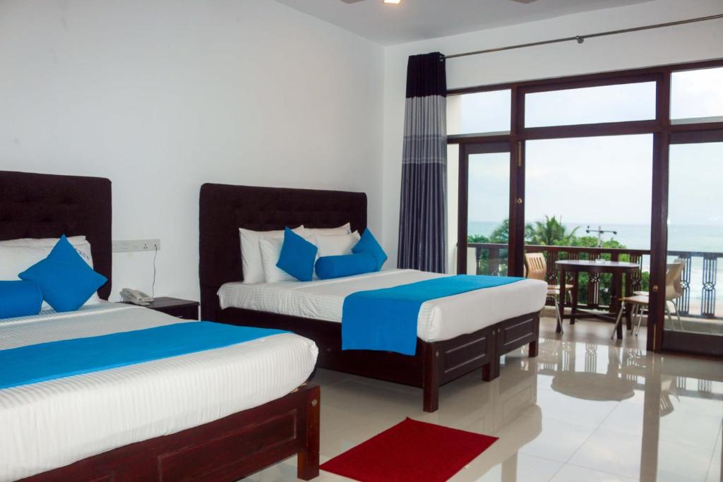 Deluxe Side Sea View